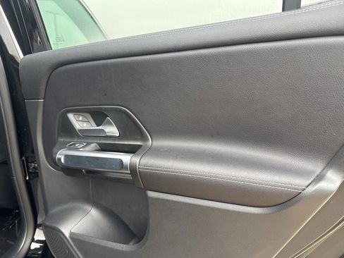 Used 2021 Mercedes-Benz GLB 250 4MATIC image 14