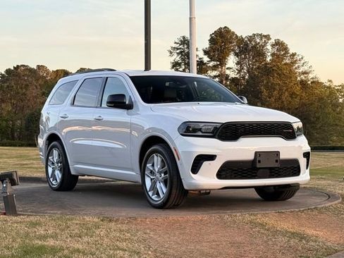 Used 2025 Dodge Durango GT image 1