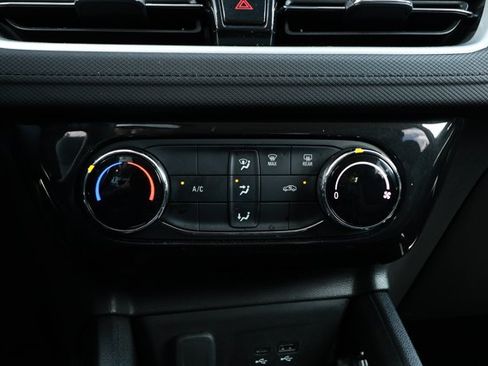 Used 2025 Chevrolet TrailBlazer LT AWD/4WD image 18