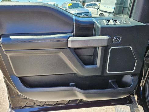Used 2019 Ford F150 Platinum w/ Equipment Group 701A Luxury AWD/4WD image 18