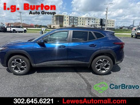Used 2024 Chevrolet Trax LT w/ Driver Confidence Package FWD image 4