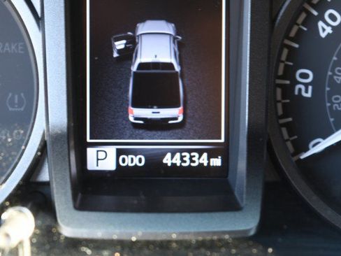 Used 2023 Toyota Tacoma TRD Sport image 32