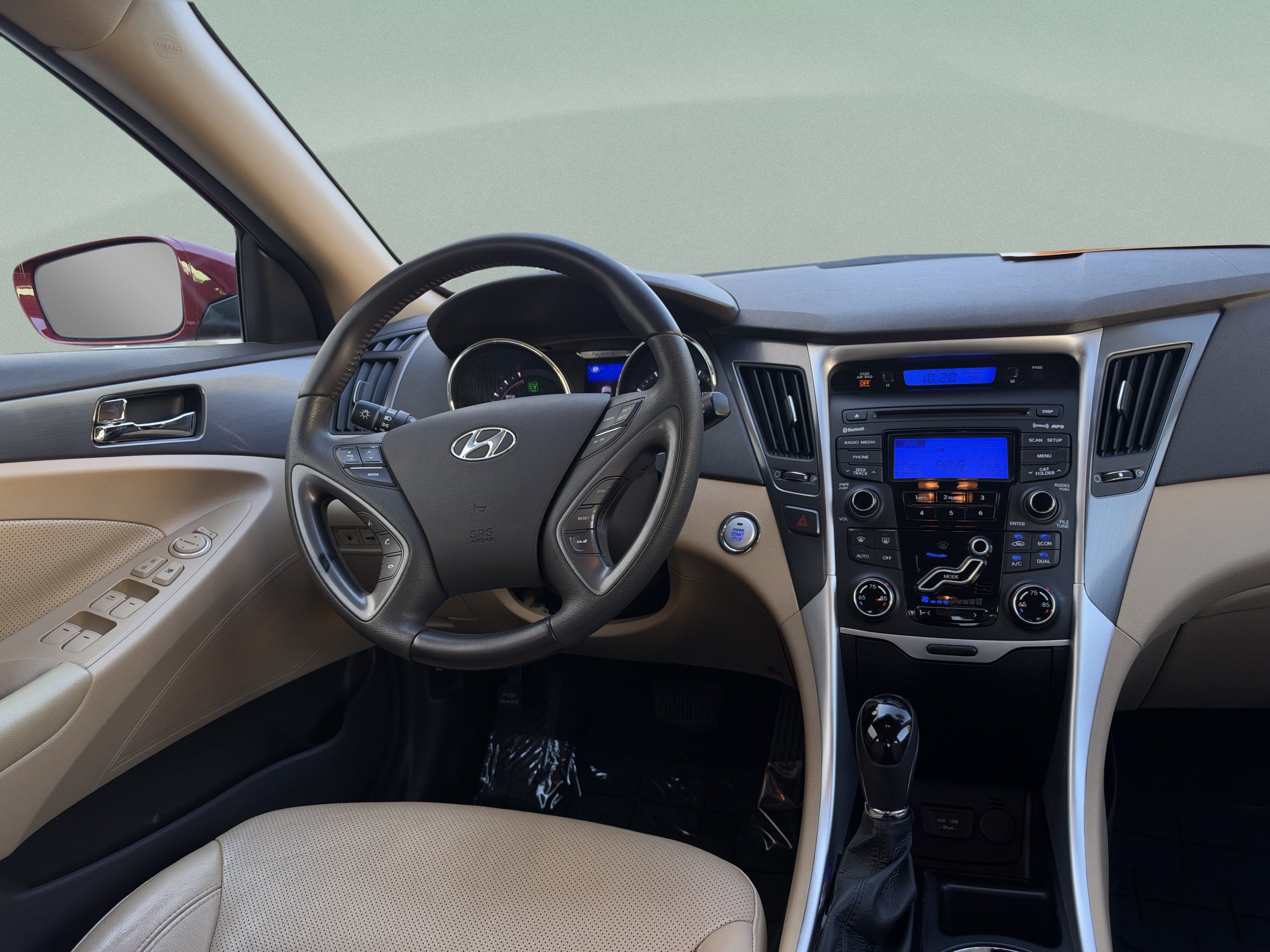 Used 2012 Hyundai Sonata Hybrid w/ Leather Pkg FWD image 7