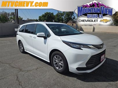 Used 2022 Toyota Sienna LE w/ LE Plus Package