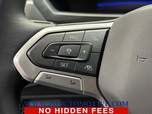 Used 2024 Volkswagen Tiguan SE image 43