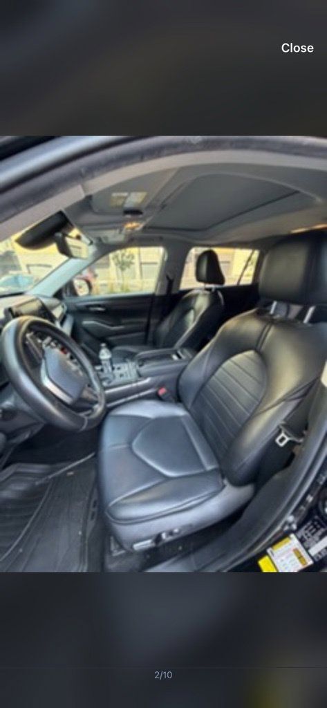 Used 2020 Toyota Highlander XLE AWD/4WD image 5