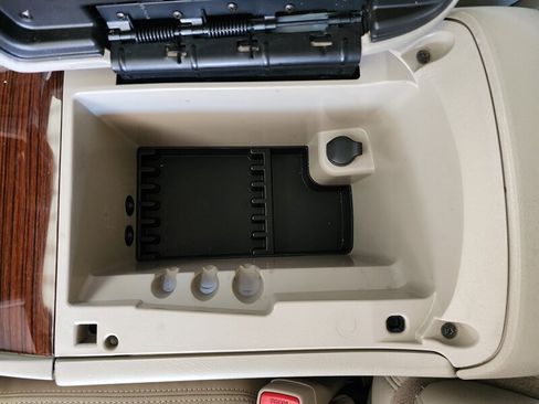 Used 2004 Cadillac Escalade AWD image 50