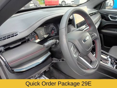 Used 2023 Jeep Compass Trailhawk w/ Trailhawk Convenience Group AWD/4WD image 11