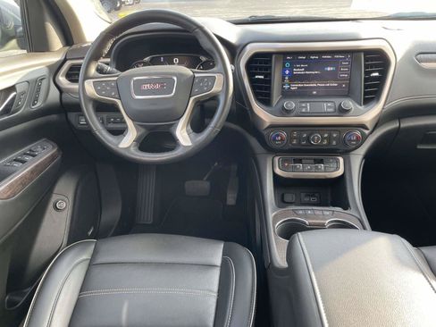 Used 2023 GMC Acadia Denali w/ Denali Technology Package FWD image 12