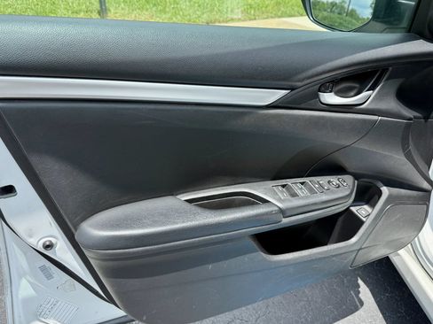 Used 2021 Honda Civic Sport image 9