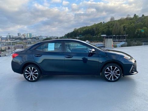 Certified 2018 Toyota Corolla SE w/ Carpet Mat Package (TMS) FWD image 2