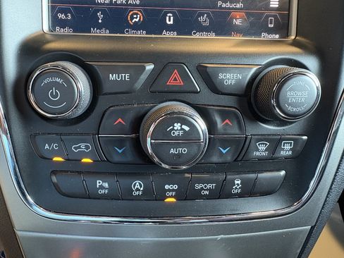 Used 2018 Jeep Grand Cherokee Limited AWD/4WD image 19