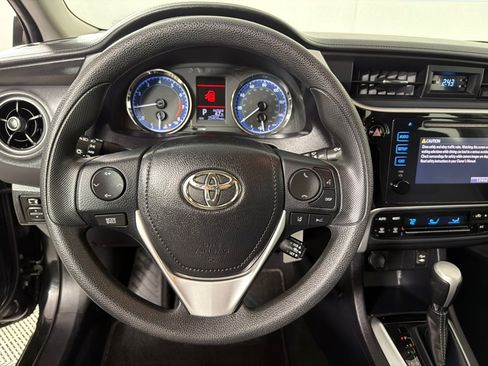 Used 2019 Toyota Corolla LE FWD image 15