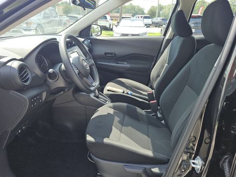 Used 2025 Nissan Kicks Play S FWD image 3