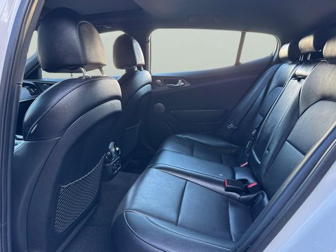 Used 2021 Kia Stinger GT1 image 5