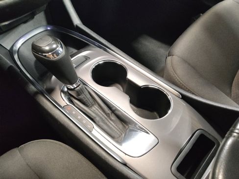 Used 2020 Chevrolet Malibu LT FWD image 26
