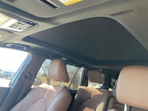 Used 2026 Toyota Grand Highlander AWD Hybrid image 13