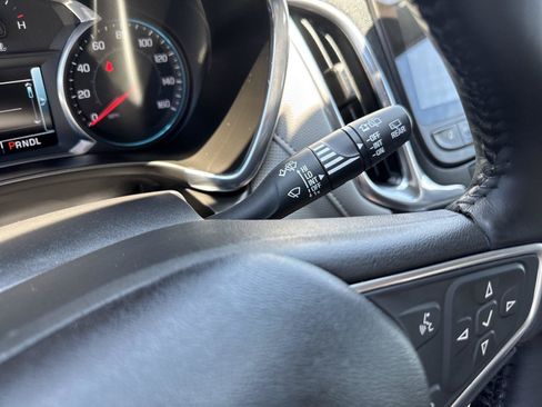 Used 2018 Chevrolet Equinox Premier FWD image 25