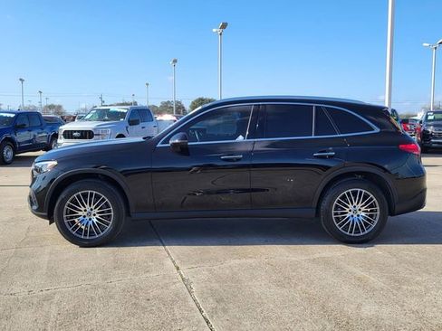Used 2024 Mercedes-Benz GLC 300 4MATIC image 2