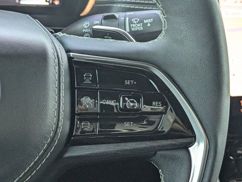 Used 2023 Jeep Grand Cherokee L Overland image 32