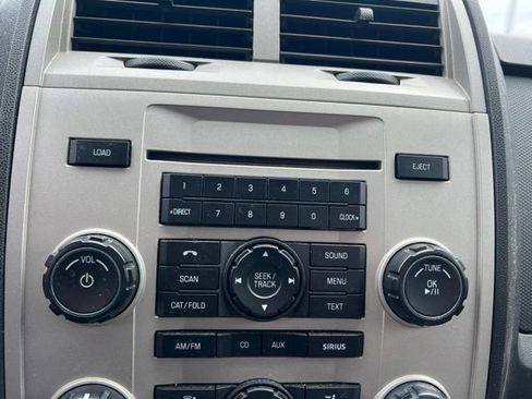 Used 2011 Ford Escape XLT w/ 202A Rapid Spec Order Code FWD image 18
