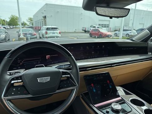 Used 2025 Cadillac Escalade IQ Sport 2 w/ LPO, ONYX Package AWD/4WD image 19