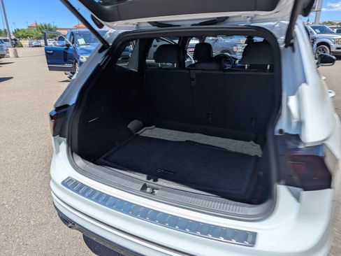 Used 2022 Volkswagen Tiguan SE R-Line AWD/4WD image 24