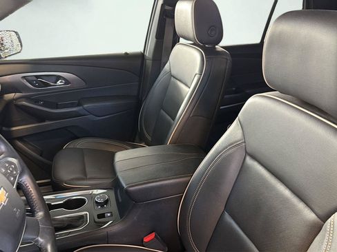 Used 2022 Chevrolet Traverse Premier AWD/4WD image 18