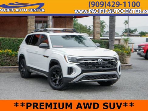Used 2025 Volkswagen Atlas Peak Edition SE AWD/4WD image 1