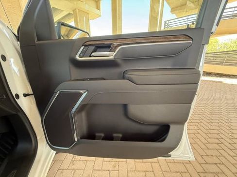 New 2026 GMC Sierra 1500 SLE image 26