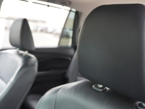 Used 2019 Honda Pilot Touring image 25