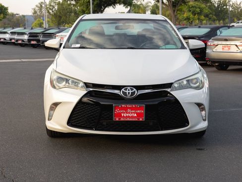 Used 2016 Toyota Camry SE FWD image 2