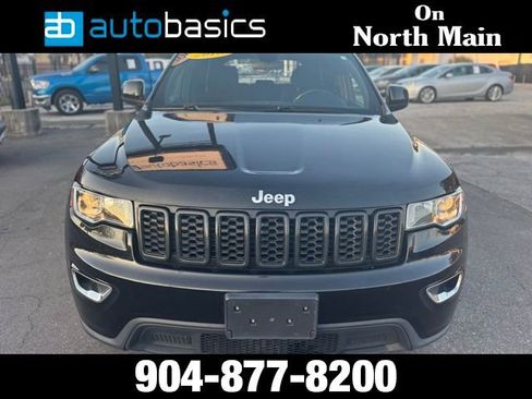 Used 2018 Jeep Grand Cherokee Laredo image 5