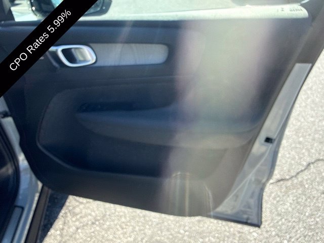 Used 2024 Volvo XC40 B5 Plus w/ Protection Package Premier AWD/4WD image 4