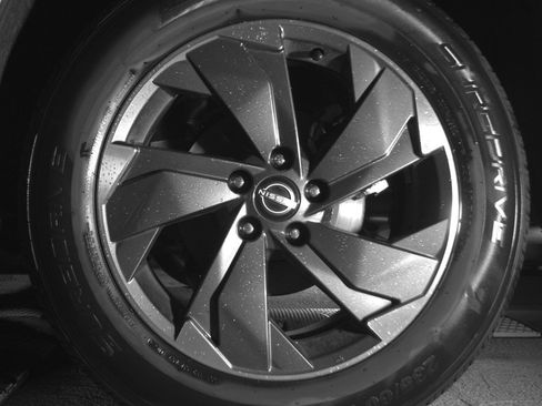 Used 2025 Nissan Rogue SV AWD/4WD image 14