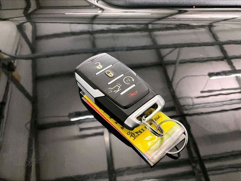 Used 2024 RAM 1500 Laramie image 9