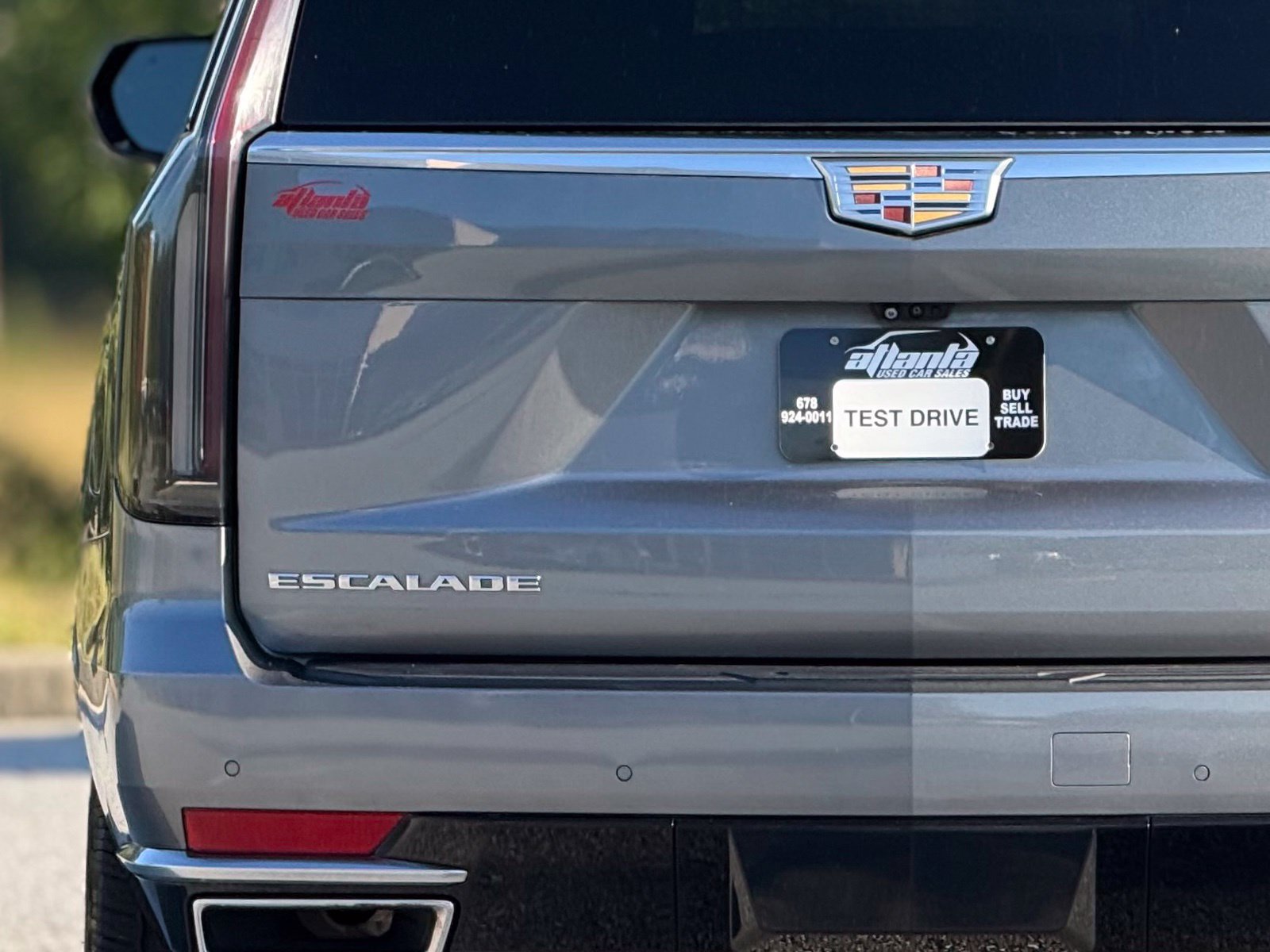 Used 2022 Cadillac Escalade Premium Luxury AWD/4WD image 16