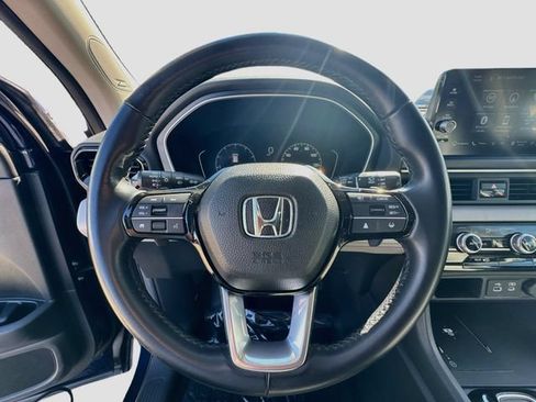 Certified 2025 Honda Pilot Touring image 14