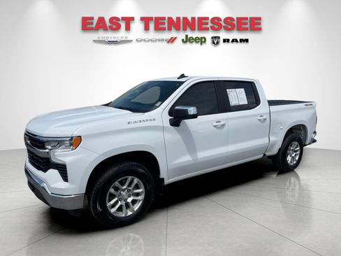 Used 2022 Chevrolet Silverado 1500 LT AWD/4WD image 7