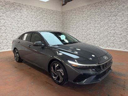 Used 2025 Hyundai Elantra Limited