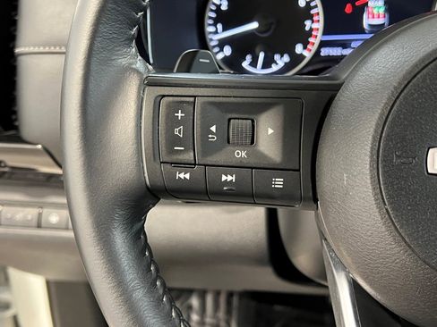 Used 2024 Nissan Pathfinder SV image 21