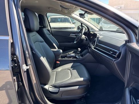 Used 2025 Kia Sportage EX FWD image 18