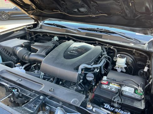 Used 2021 Toyota Tacoma SR5 image 21