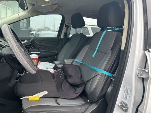 Used 2017 Ford Escape SE image 23