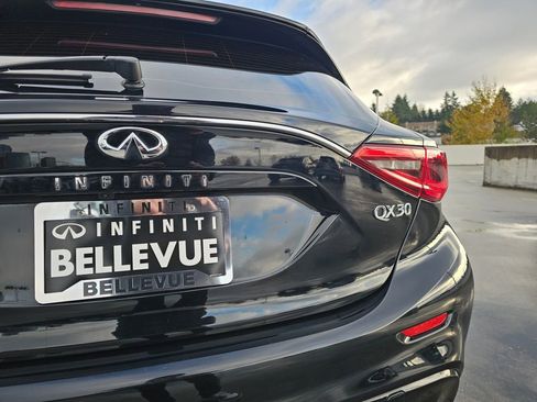 Used 2018 INFINITI QX30 w/ Cargo Package image 24