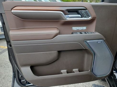New 2026 GMC Sierra 1500 Denali w/ Denali Reserve Package AWD/4WD image 18
