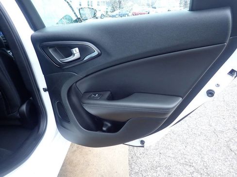 Used 2015 Chrysler 200 S image 34