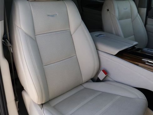 Used 2023 Cadillac Escalade Sport Platinum image 21