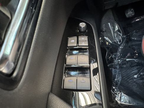 Used 2020 Toyota Prius Prime XLE image 26