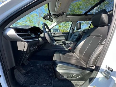 Used 2023 Jeep Grand Cherokee 4WD 4xe image 24